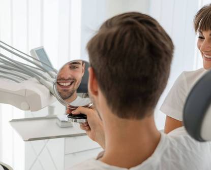 Mancanza di un dente: Opzioni di sostituzione e trattamento