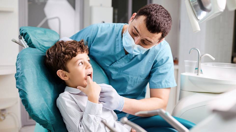Come prevenire la carie nei bambini: consigli per i genitori