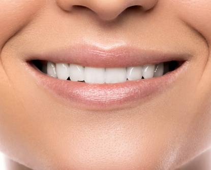 Rinfresca il tuo sorriso: I migliori consigli per la cura dentale durante i mesi estivi