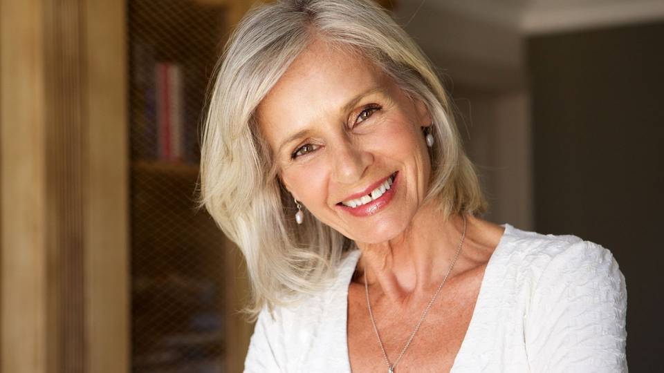 Sorriso sano dopo i 50: come cambia la salute orale con l’età