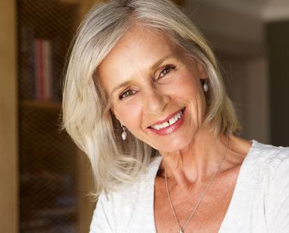 Sorriso sano dopo i 50: come cambia la salute orale con l’età